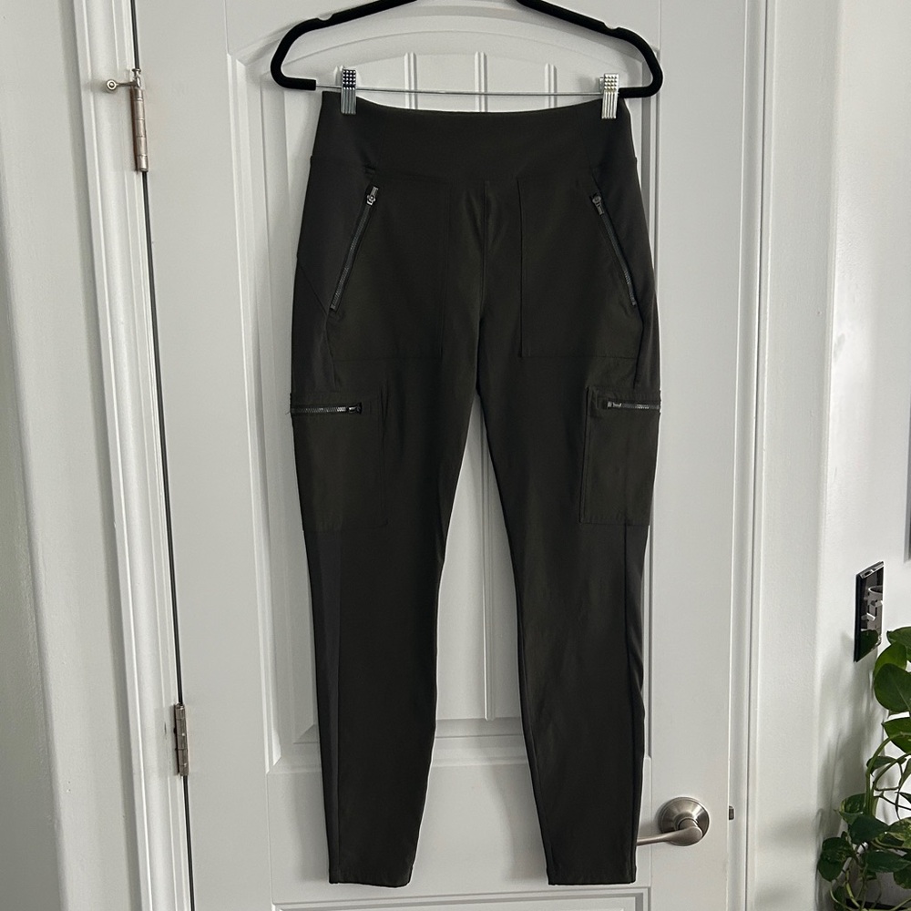 Athleta Women's Leggings in Black and Olive